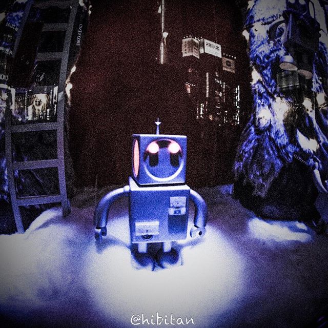 今年の和光のテーマは「超」感情を持ったロボットがキュートに表現されていますね(o^^o)